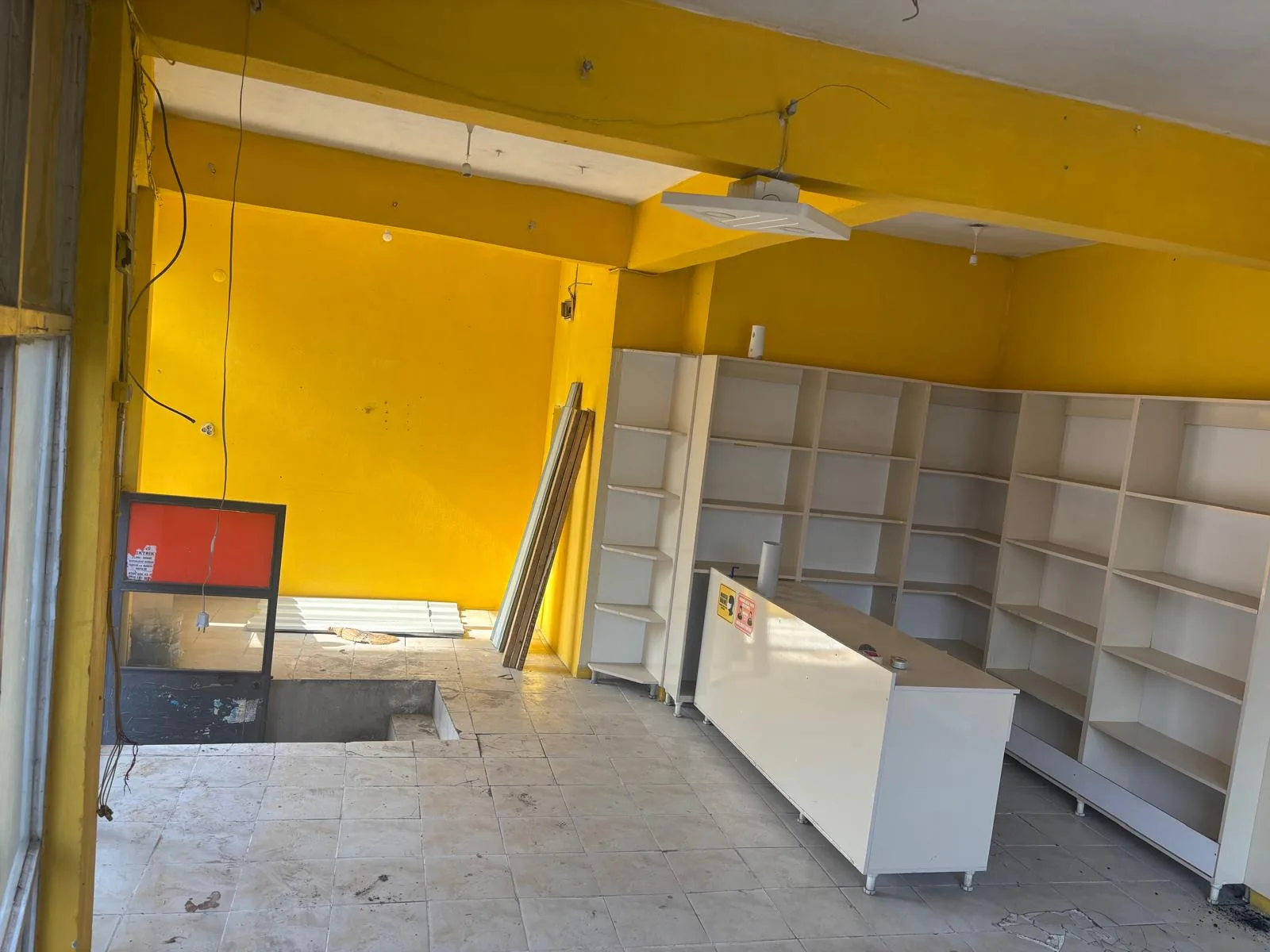 BURSA OSMANGAZİ FATİH MAHALLESİ KİRALIK BOŞ DÜKKAN CADE ÜSTÜ